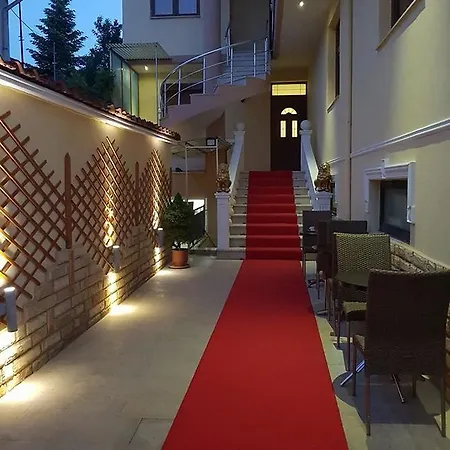 Nefeli Korce